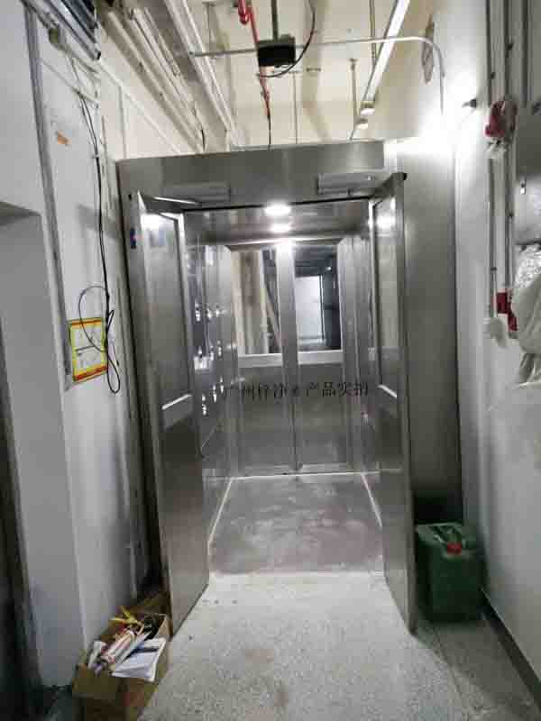 全自動風(fēng)淋室結(jié)構(gòu)特點(diǎn) 全自動風(fēng)淋室結(jié)構(gòu)特點(diǎn)