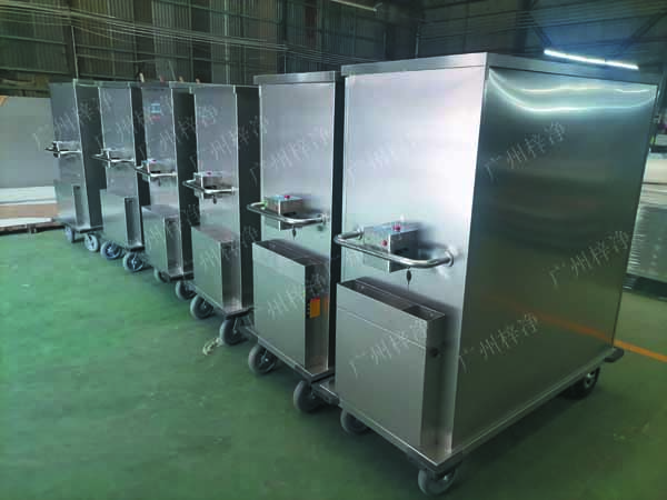 一次性物品電動轉(zhuǎn)運車采用304拉絲不銹鋼板面板厚度：≥1.2mm,表面作拉絲亞光處理。