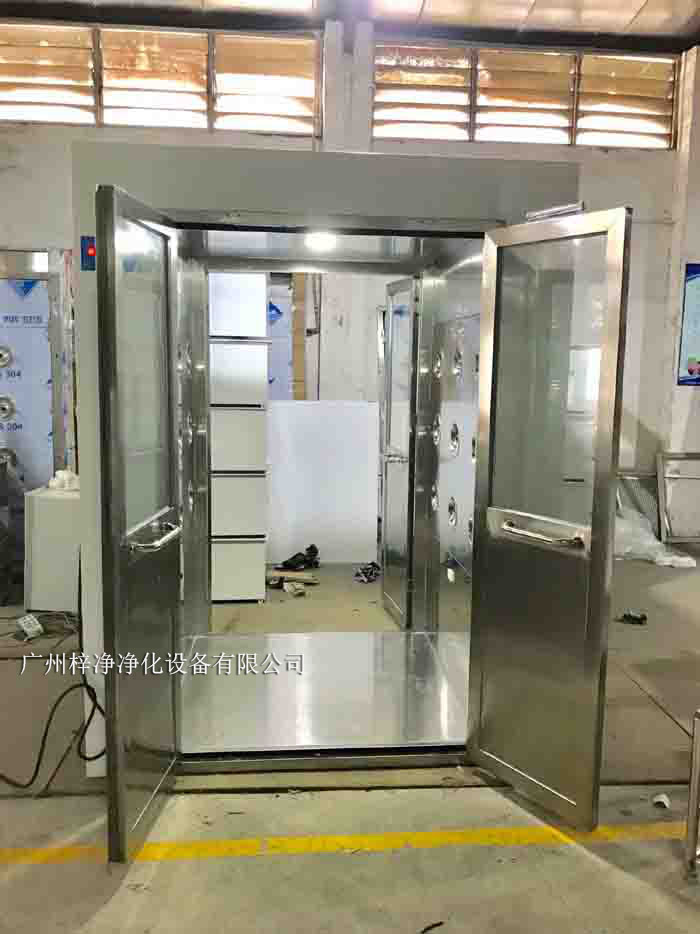 風(fēng)淋室的吹淋時間通常在15-30秒之間 風(fēng)淋室的吹淋時間通常在15-30秒之間