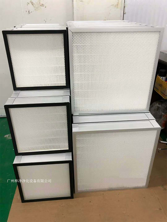 ULPA高效過(guò)濾器適用于對(duì)潔凈度要求極高的領(lǐng)域，如生物制藥、半導(dǎo)體潔凈室等。
