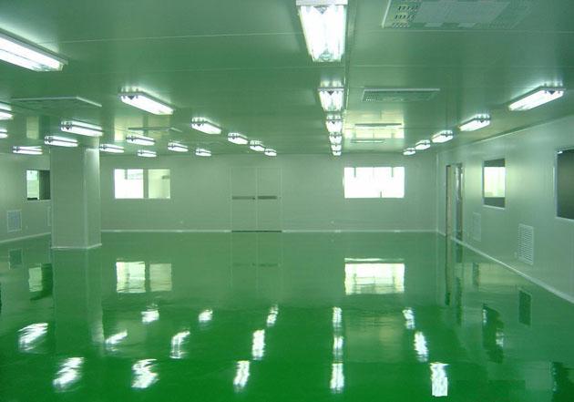 工作人員在進(jìn)入潔凈區(qū)前先要經(jīng)過風(fēng)淋室吹淋除塵后才能進(jìn)入潔凈區(qū)工作。
