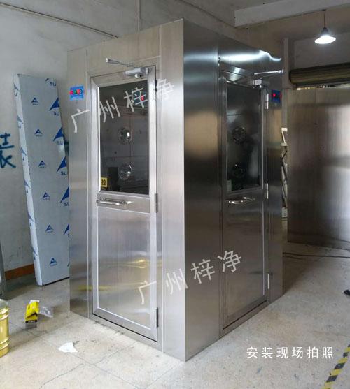 非標(biāo)準(zhǔn)風(fēng)淋門(mén)定做圖片1 非標(biāo)準(zhǔn)風(fēng)淋門(mén)定做圖片1