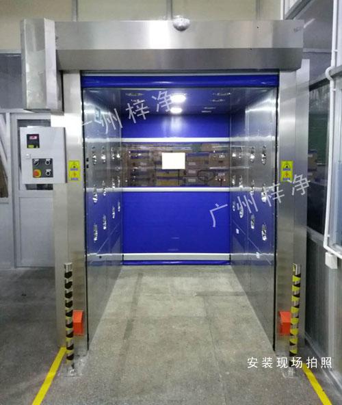 快速卷簾門風(fēng)淋機(jī)訂做 快速卷簾門風(fēng)淋機(jī)訂做