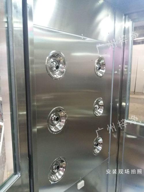 凈化風(fēng)淋室工作區(qū)照片 凈化風(fēng)淋室工作區(qū)照片