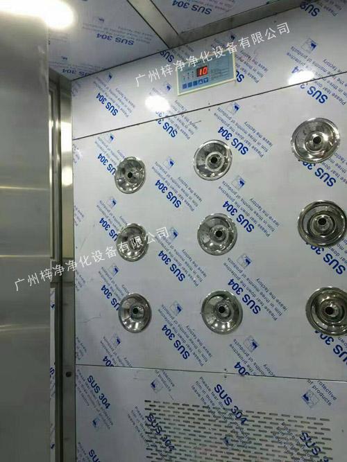 內(nèi)置自動(dòng)門風(fēng)淋室工作區(qū) 內(nèi)置自動(dòng)門風(fēng)淋室工作區(qū)