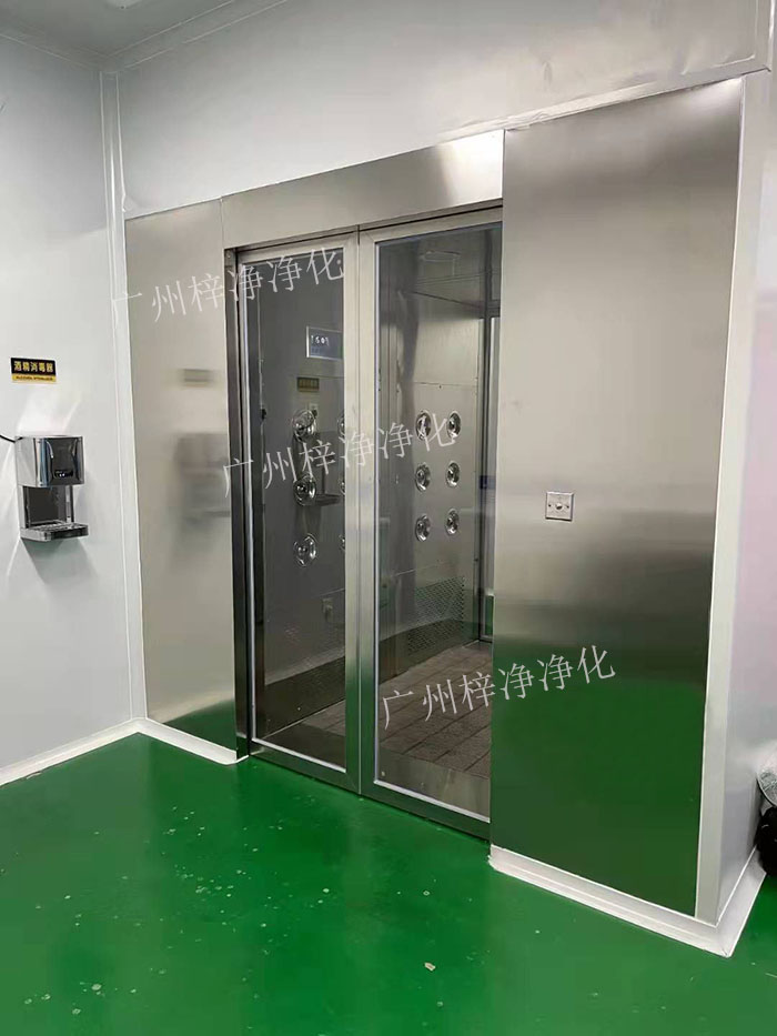 無塵車間專用全自動感應(yīng)風(fēng)淋室有什么特點(diǎn)？